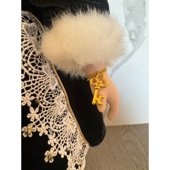 Brass Key Victorian Rose Collection Genuine Porcelain Doll Special Edition 1997 - Picture 8 of 9